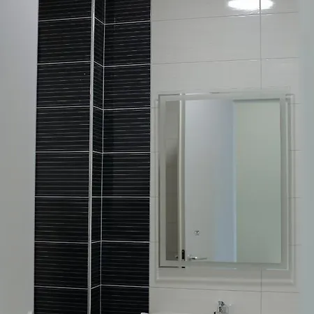 Miku - Luxurious 2bedroom At Olympic Apartman